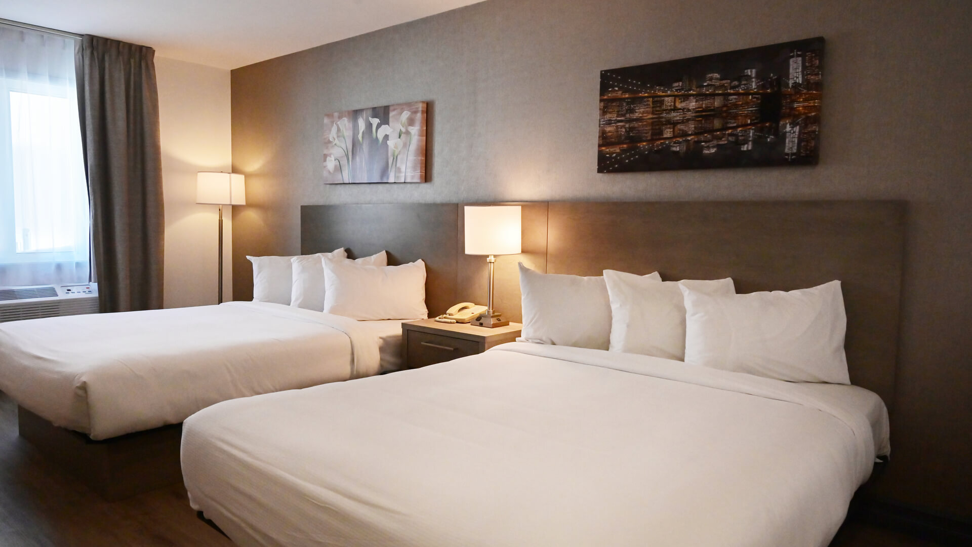 Chambre 2 grands lits (Queen) et divan lit